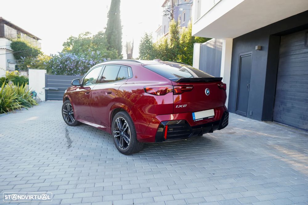 BMW iX2 eDrive20 Pack Desportivo M - 8