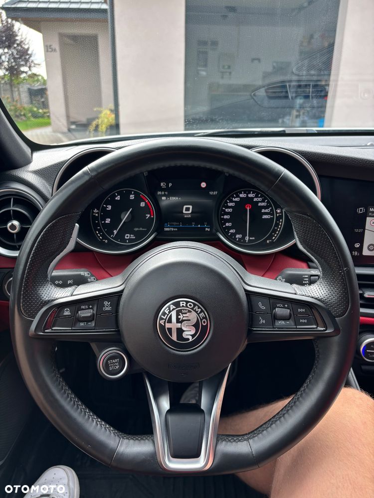 Alfa Romeo Giulia 2.0 Turbo 16V AT8 Veloce - 15