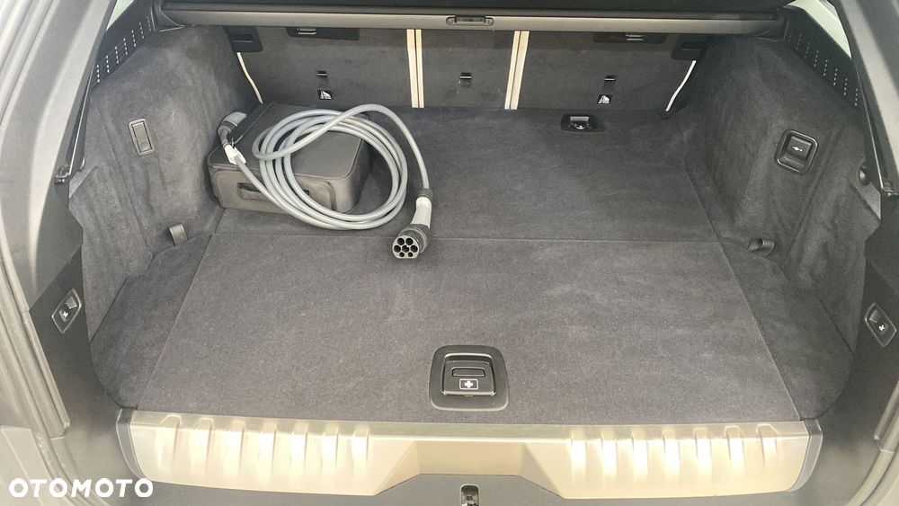 BMW Seria 5 530e xDrive - 13