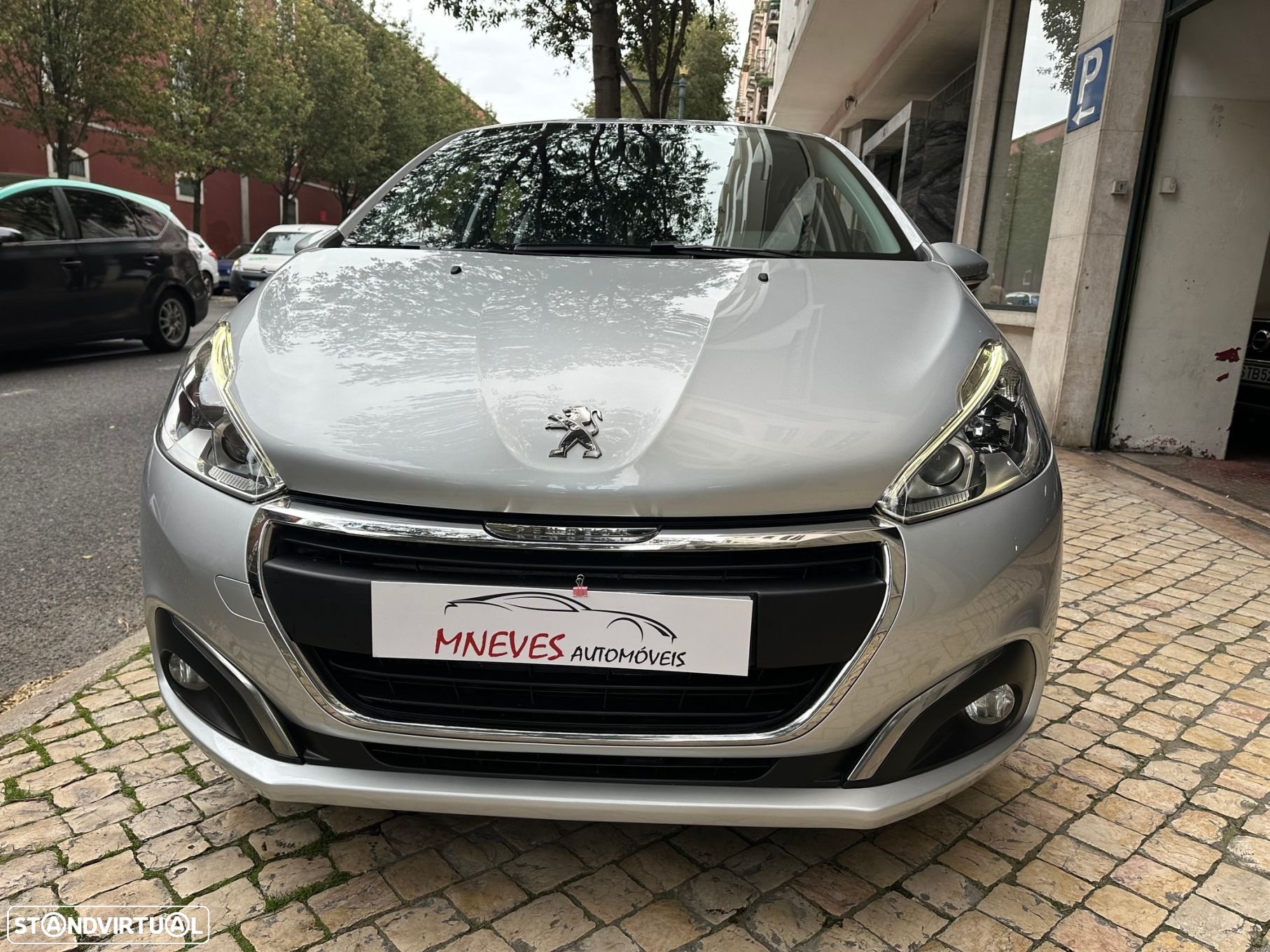 Peugeot 208 1.6 BlueHDi Style - 8