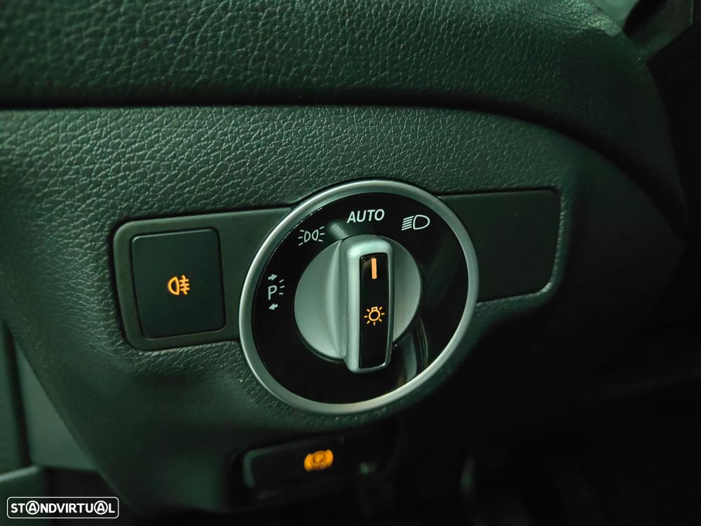 Mercedes-Benz GLA 180 d - 12