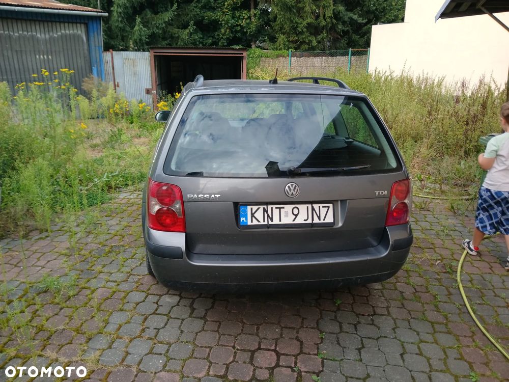 Volkswagen Passat - 4