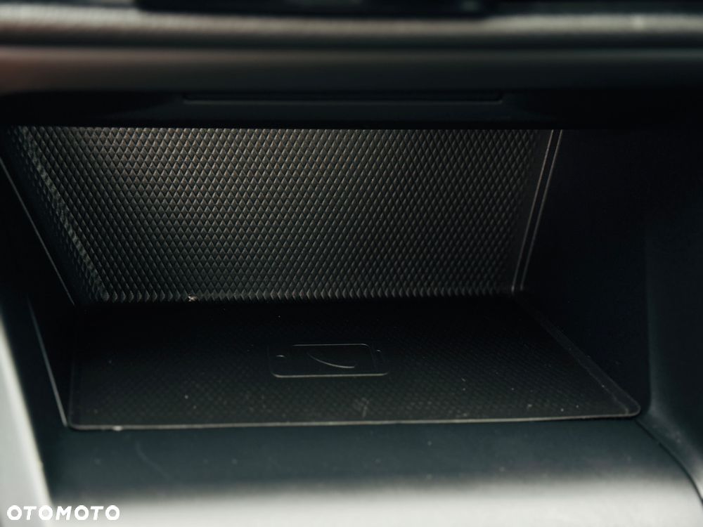 Volkswagen Golf - 10