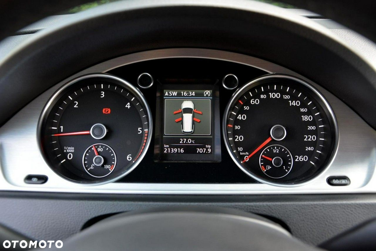 Volkswagen Passat Variant 2.0 TDI BlueMotion Technology Highline - 26
