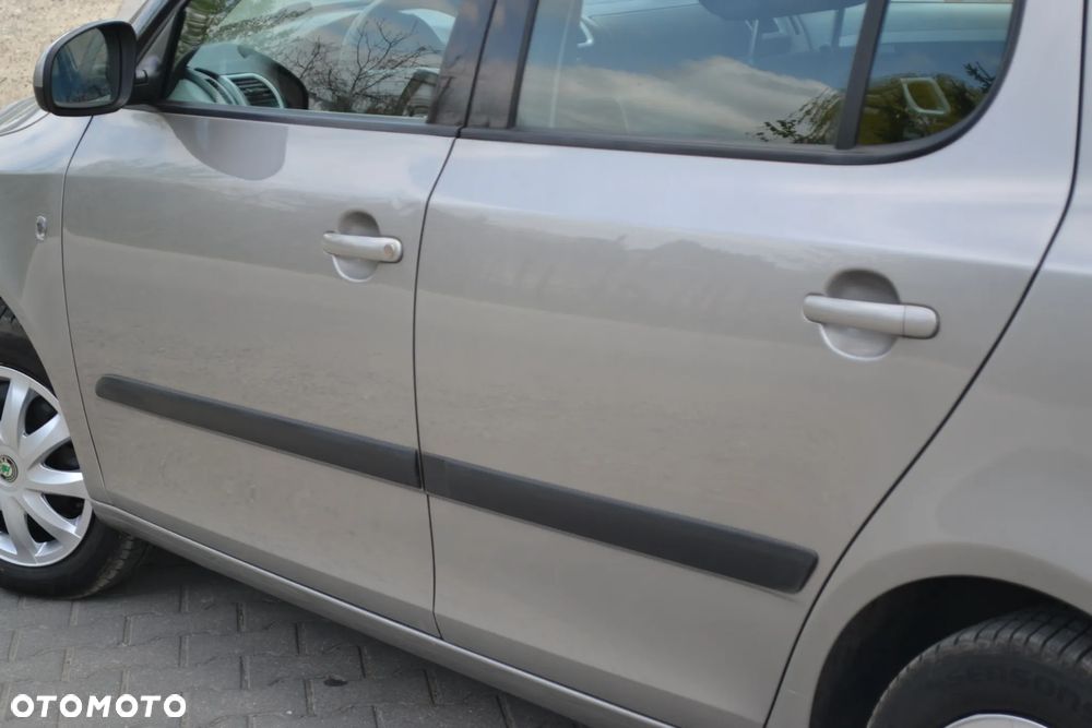 Skoda Fabia 1.4 16V Ambiente - 17