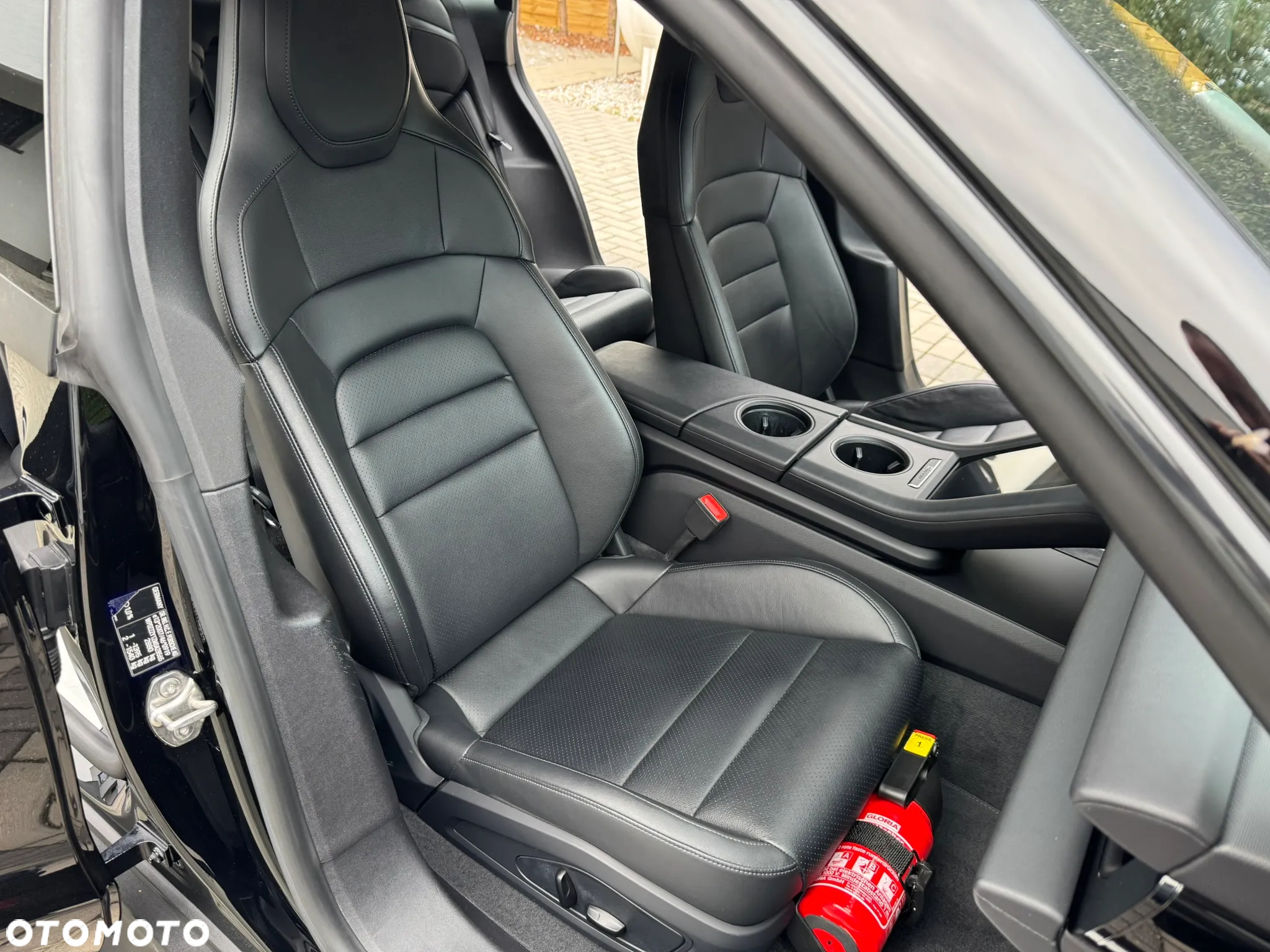 Porsche Taycan - 24