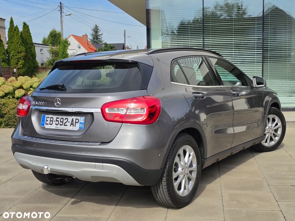 Mercedes-Benz GLA 200 d Activity Edition - 10