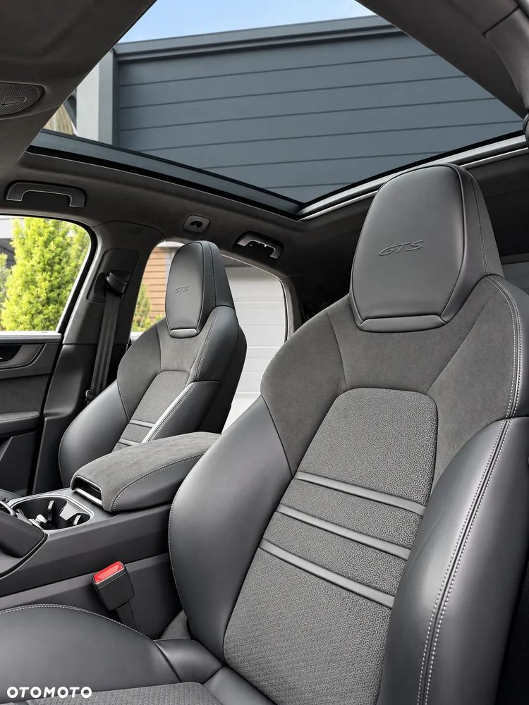 Porsche Cayenne - 25