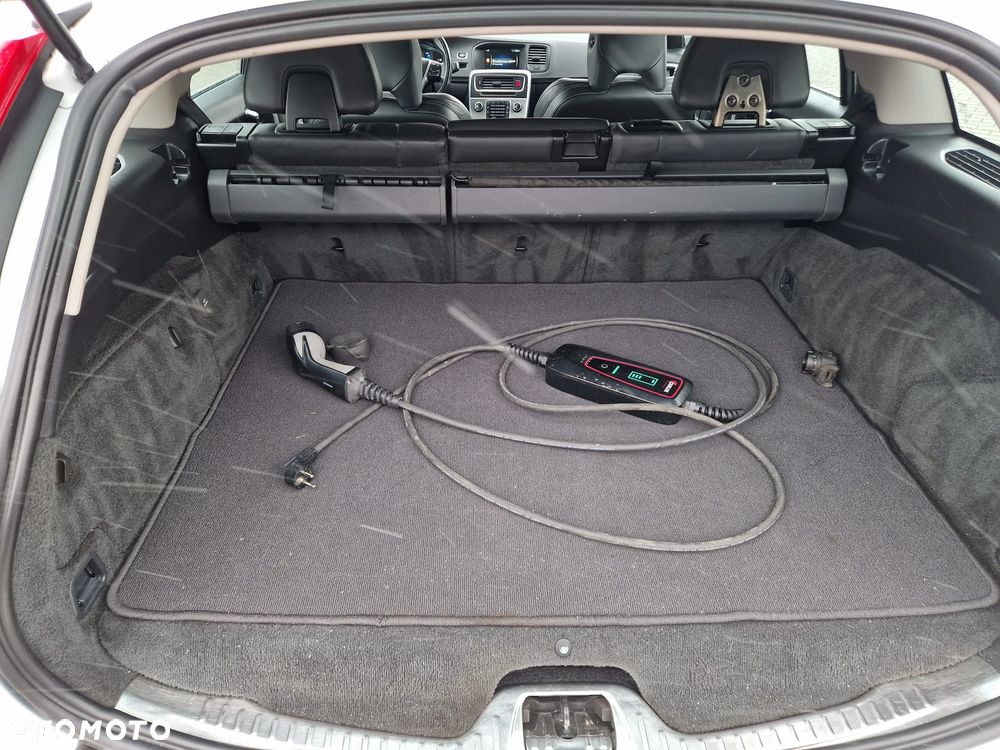 Volvo V60 D6 AWD Plug-in Hybrid Summum - 17