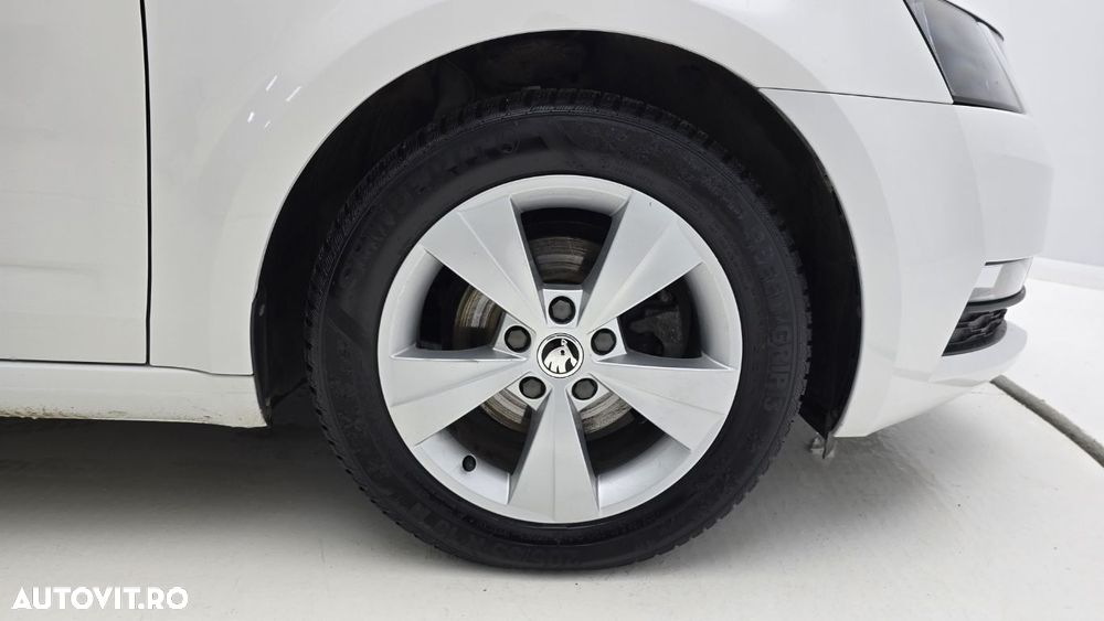 Skoda Octavia 1.6 TDI DSG Ambition - 23