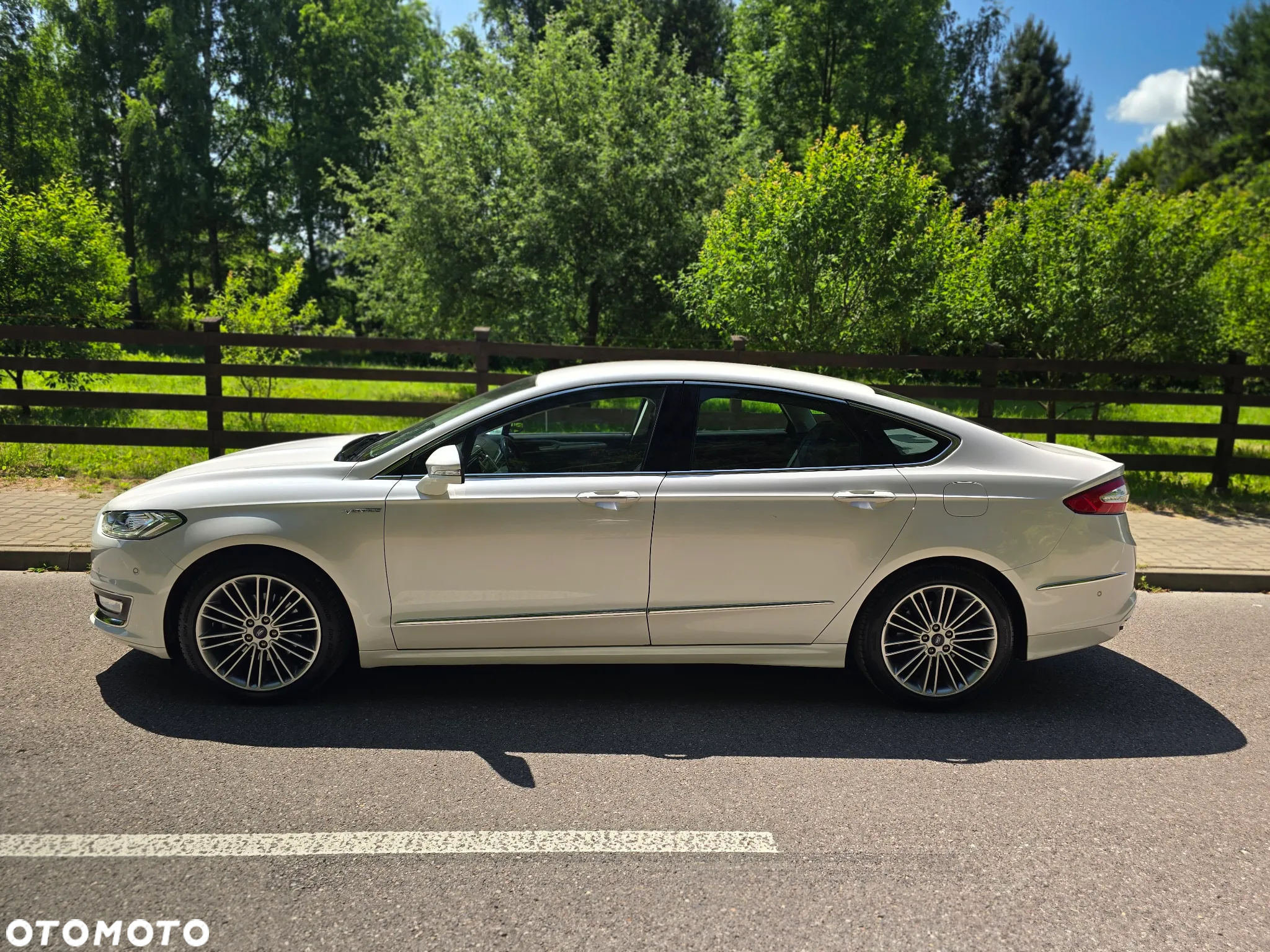 Ford Mondeo Vignale 2.0 Hybrid - 17