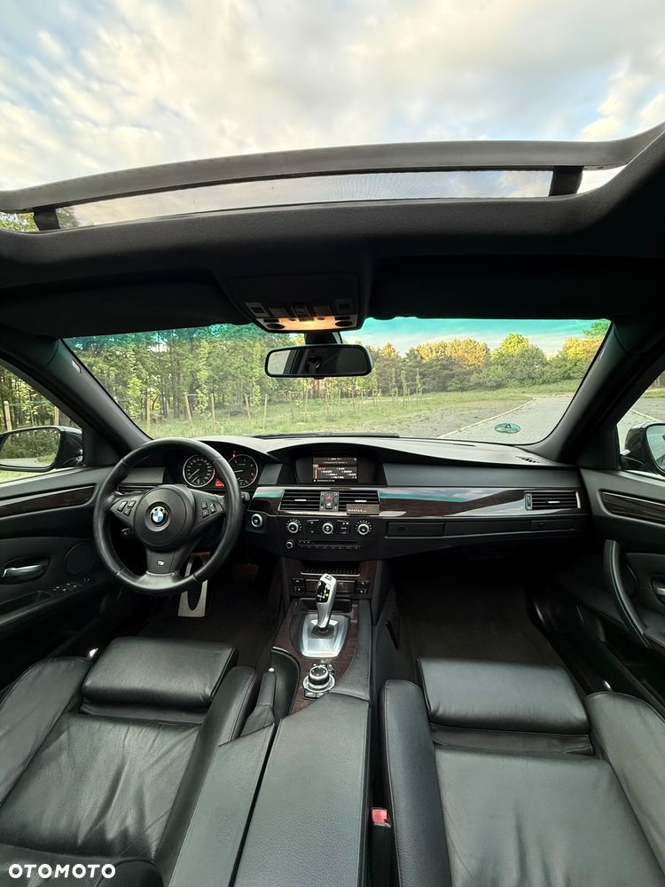 BMW Seria 5 525d Edition Exclusive - 18