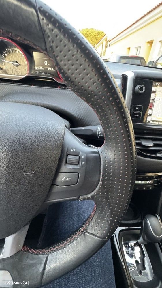 Peugeot 2008 1.2 PureTech GT Line EAT6 - 16