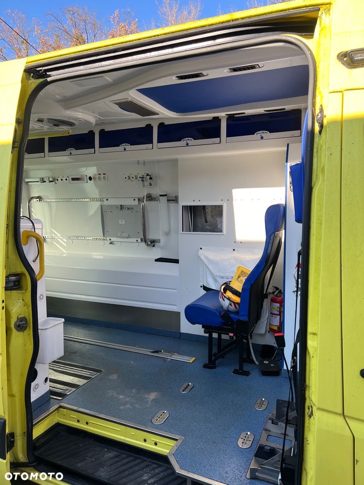 Mercedes-Benz Sprinter - 6