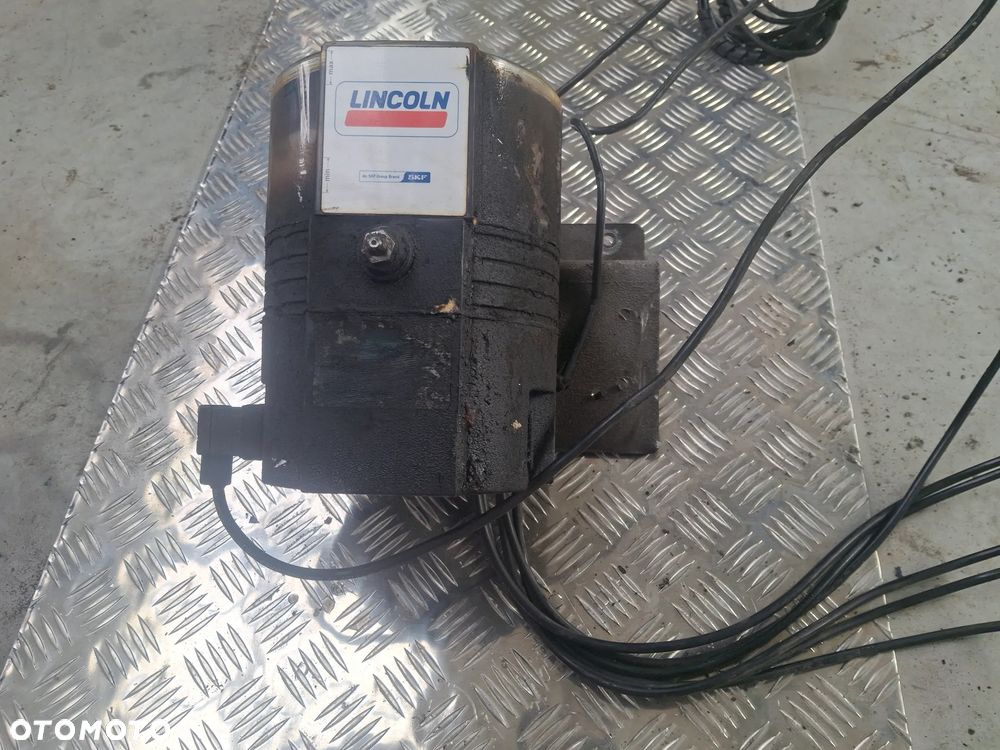 Pompa smarowania centralnego Lincoln Daf CF 400 e6 - 4