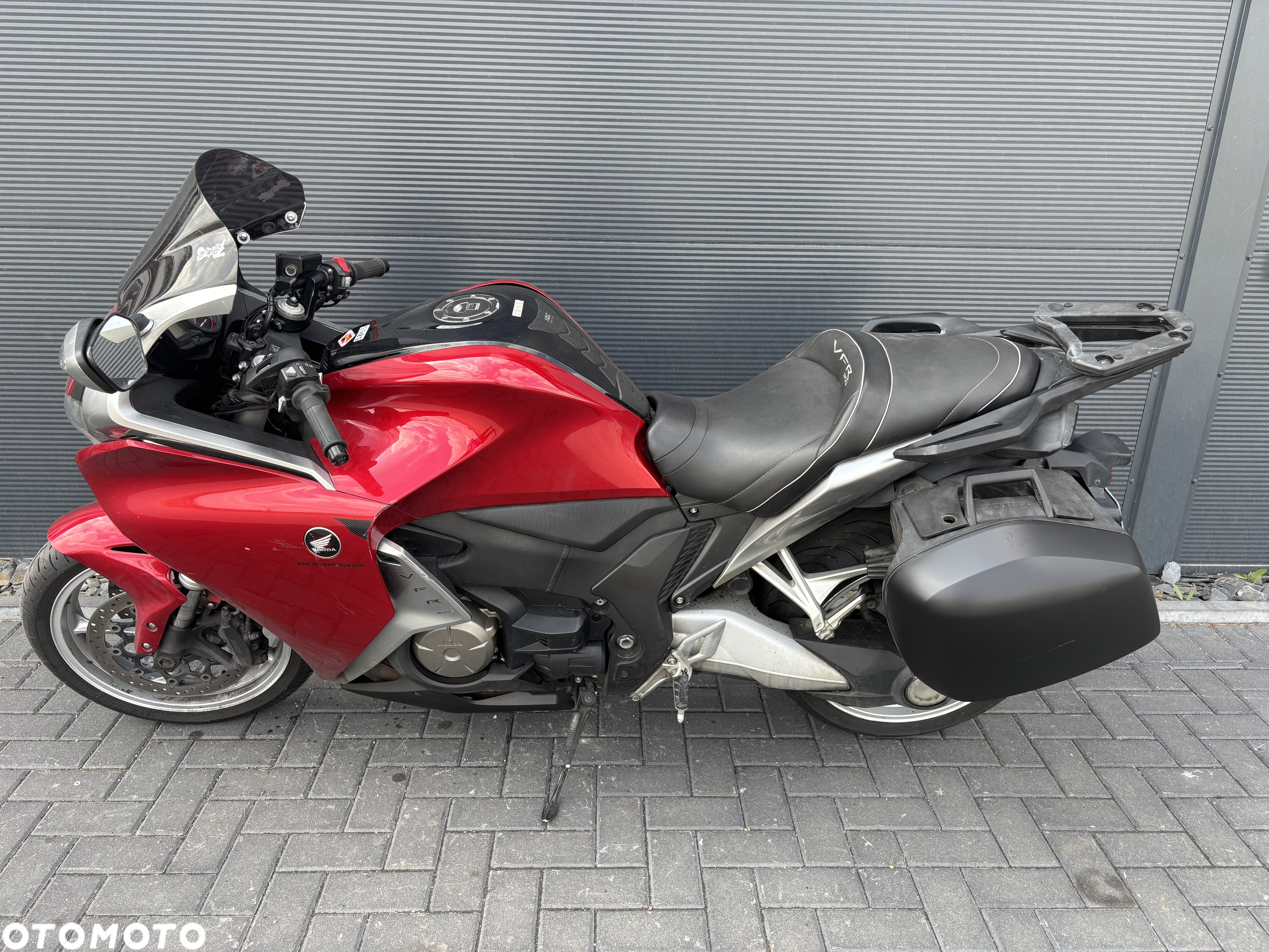Honda VFR - 2