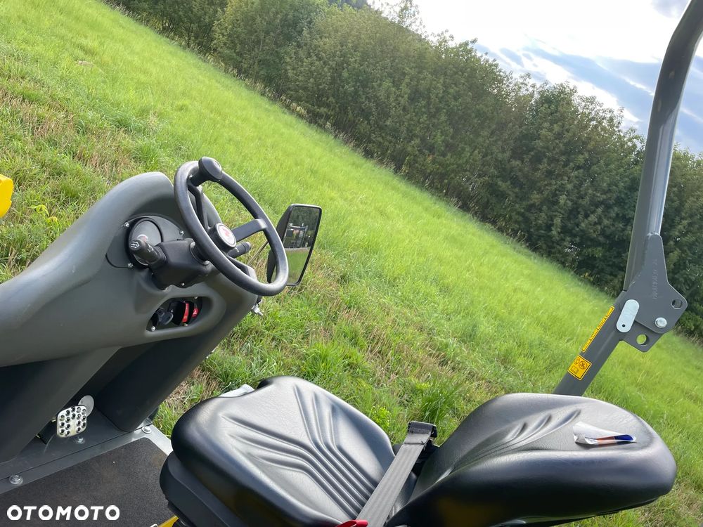 Wacker Neuson D01 1001 Nowe Wozidło Budowlane Rolnicze 4x4. Ładowność 1 tona. Wysokie podnoszenie+KIPER Wysoki! Maszyna sprowadzona z Norwegii. Jest to nowa maszyna przebieg 4.4 mtg.  Kupione w Norweskim salonie z Ekspozycji sklepowej! Stało tylko na pokaz! Silnik Yanmar 3cyl. Potężna moc a maszyna bardzo mała i zwinna. Szybka wolna jazda. Oświetlenie rozbudowane. Wielka Okazja! Jazda Rewers. Hydrostatic! Wielka Okazja - 7