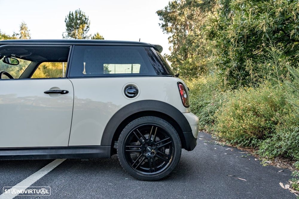 MINI 3 Portas Cooper D - 11
