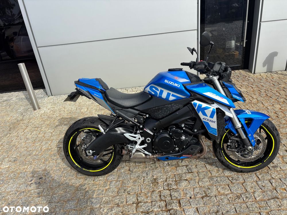 Suzuki GSX - 6