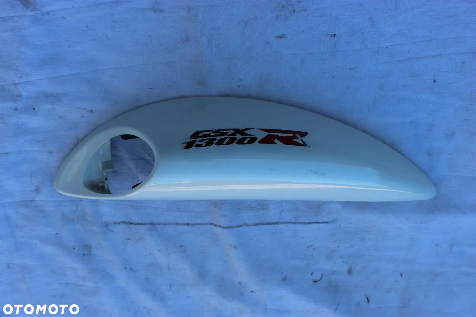SUZUKI GSX-R 1300 Hayabusa owiewka tył prawa - 1