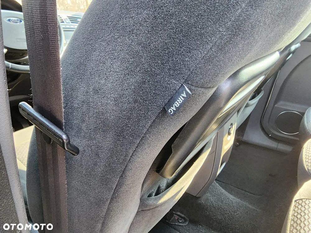 Ford C-MAX 2.0 Ghia - 32