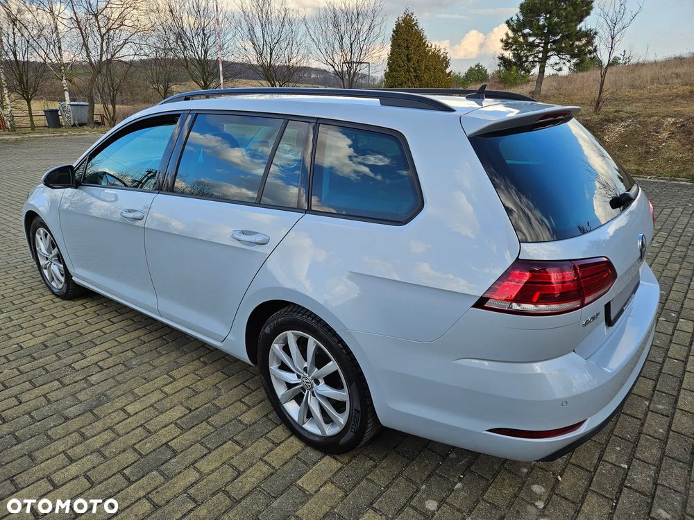 Volkswagen Golf - 11