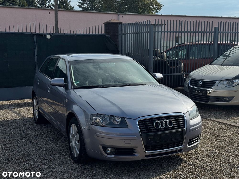 Audi A3 Sportback - 1