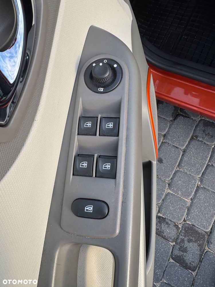 Renault Captur 1.2 Energy TCe Intens EDC EU6 - 14