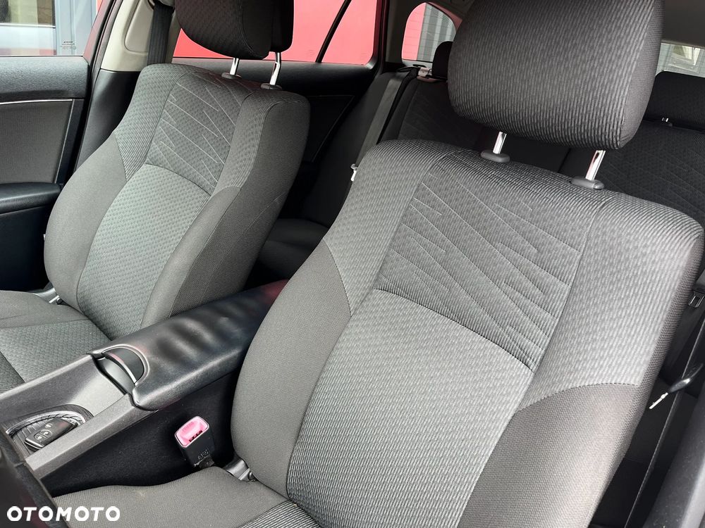 Toyota Avensis 2.0 D-4D Premium - 10