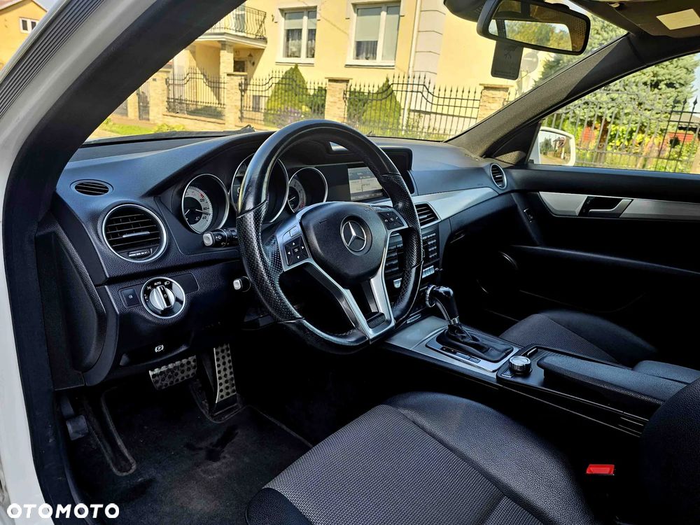 Mercedes-Benz Klasa C 180 T 7G-TRONIC AMG Line - 11