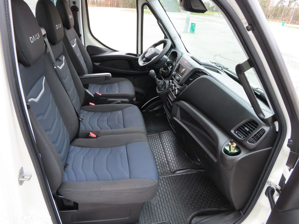 Iveco DAILY 70C16 Wywrotka Siatkowa Kiper Wywrot x 3 Strony 4.20 CM Długi 8 E.Palet Renomowanej Firmy ROMCAR Rozstaw Osi 4100 mm HAK 3500 Kg 40 Tys Km Przeb. Stan Auta JAK NOWY - 33