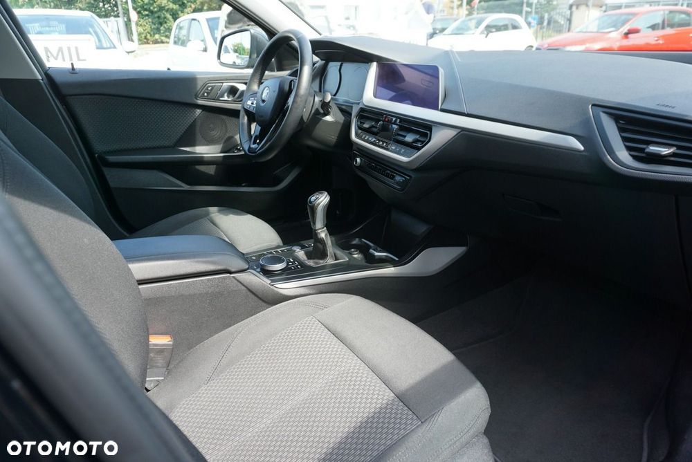 BMW Seria 1 - 22