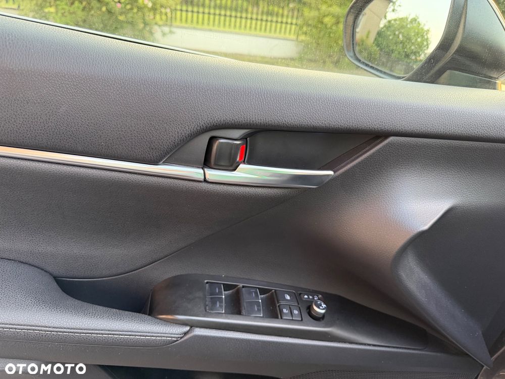 Toyota Camry - 20