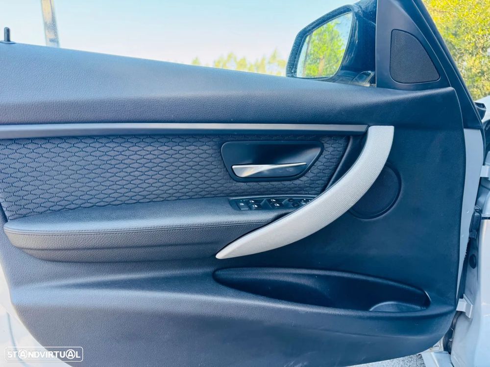BMW 320 d Auto Pack M - 18