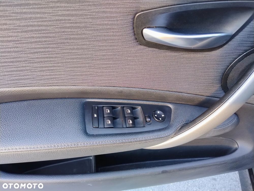 BMW Seria 1 118i - 12