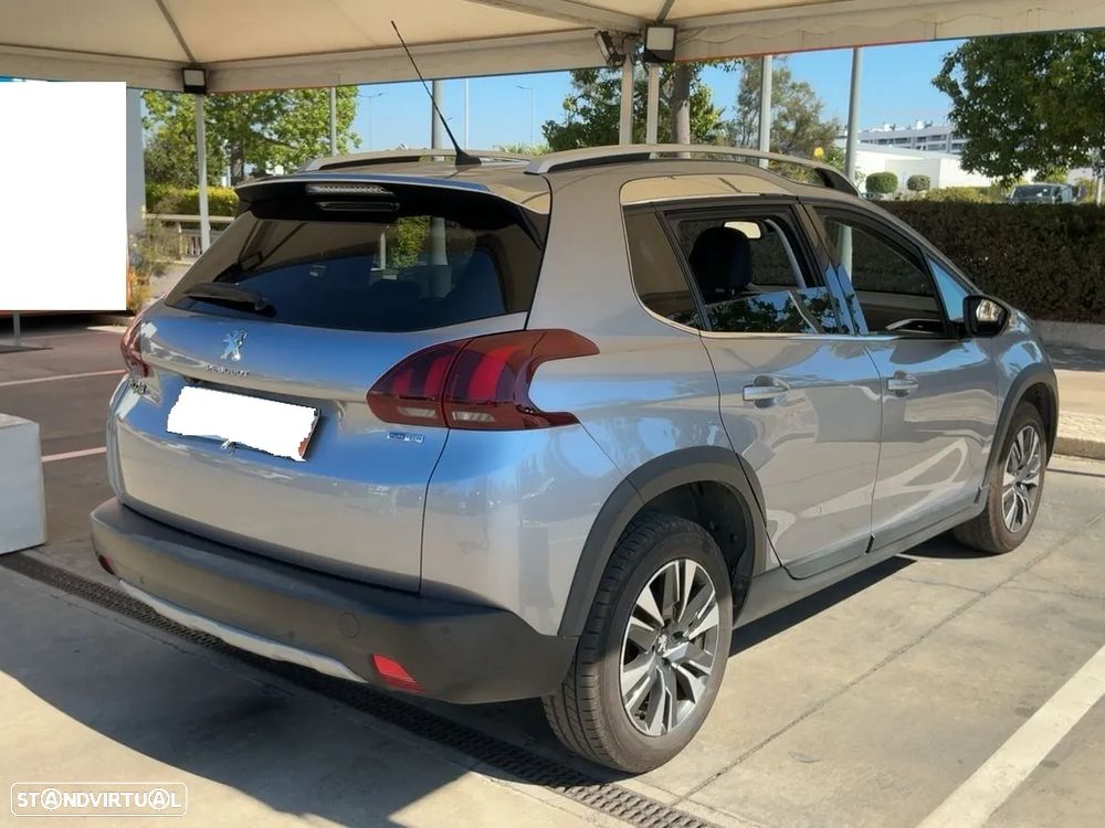Peugeot 2008 1.2 PureTech Allure EAT6 - 4