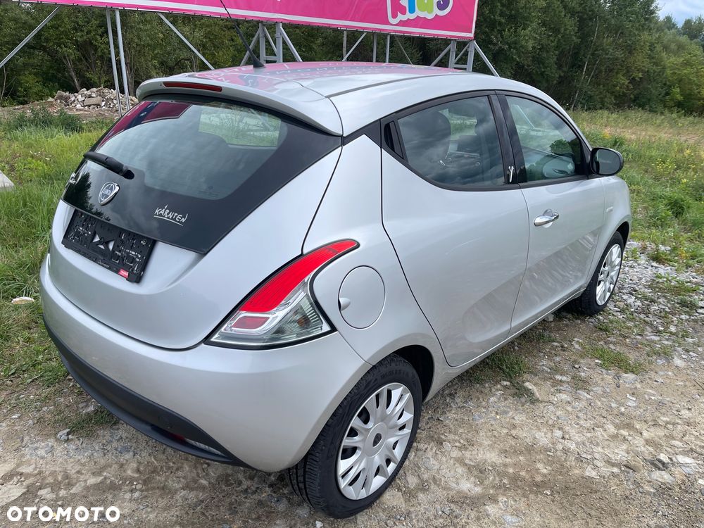 Lancia Ypsilon - 4