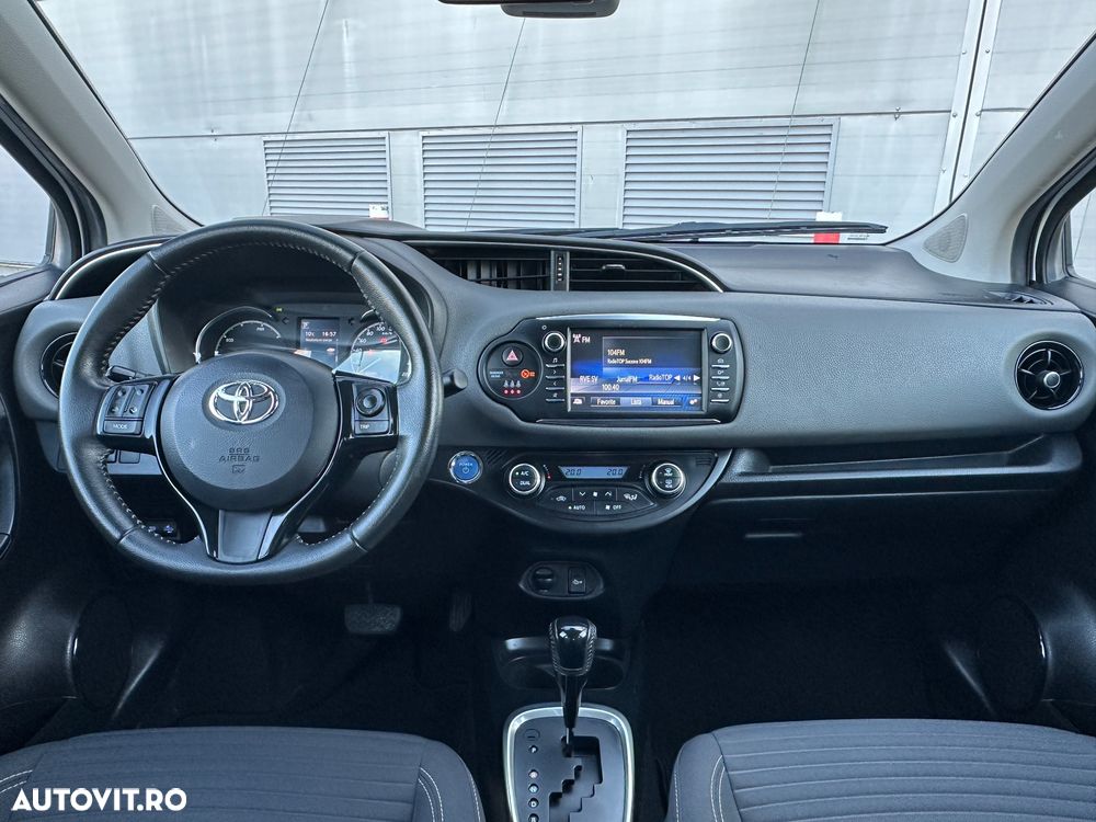 Toyota Yaris 1.5 VVT-i HSD Active - 8