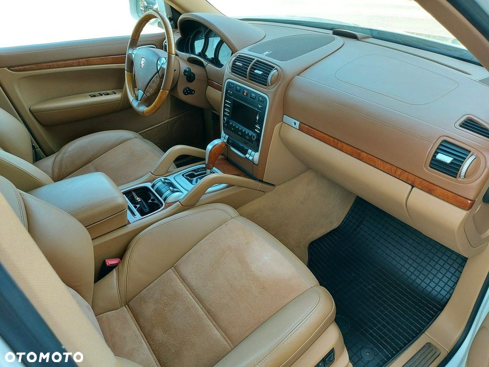 Porsche Cayenne - 17