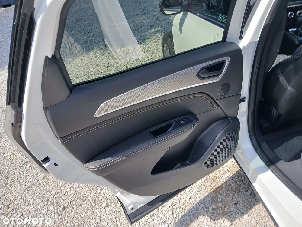 Renault Arkana 1.6 E-TECH Techno MMT - 27