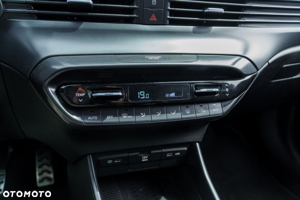Hyundai i20 - 23