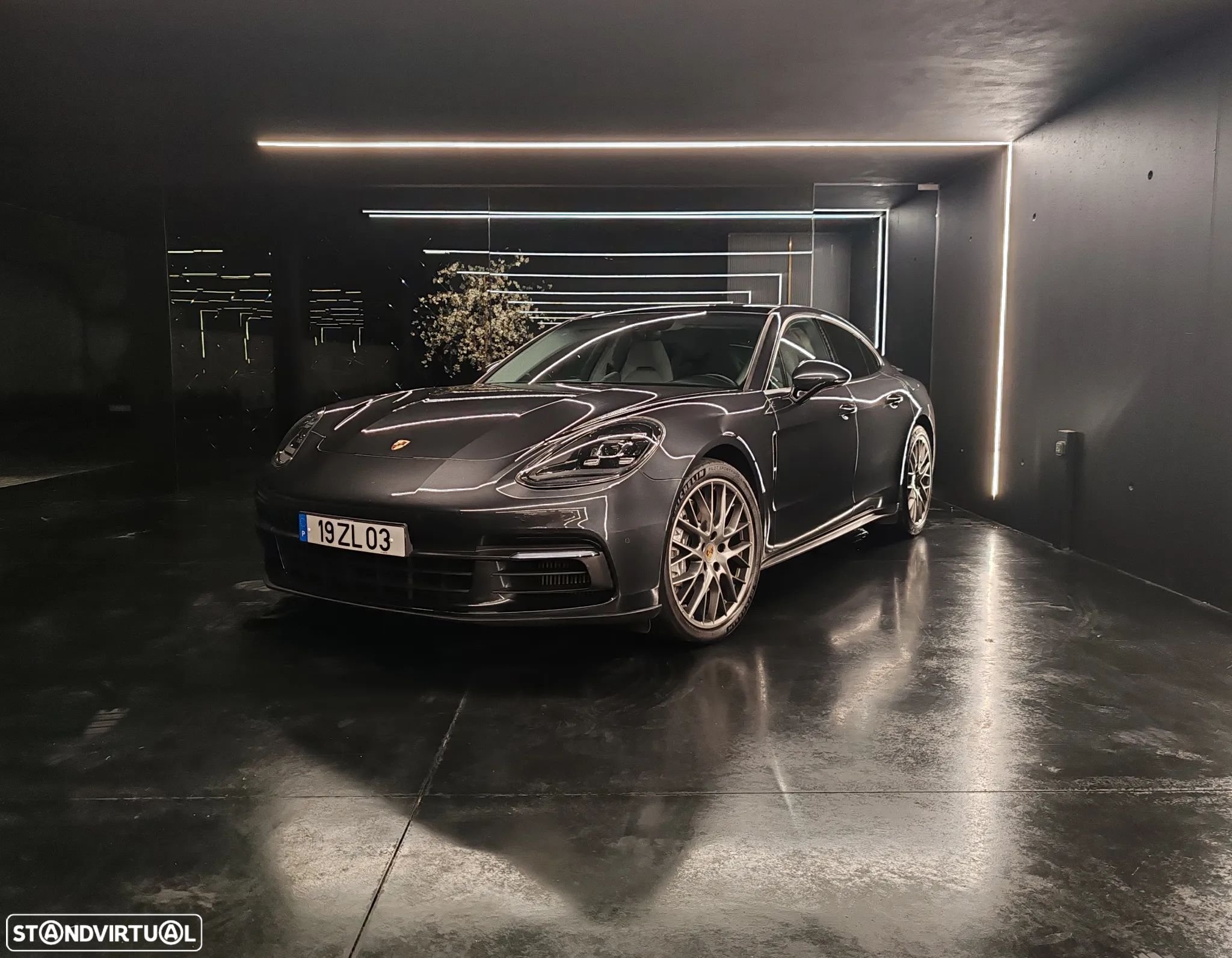 Porsche Panamera 4 E-Hybrid - 1