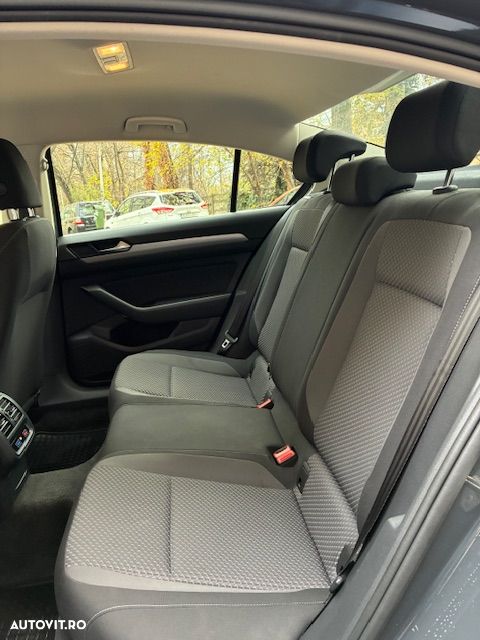 Volkswagen Passat 1.6 TDI Comfortline - 19