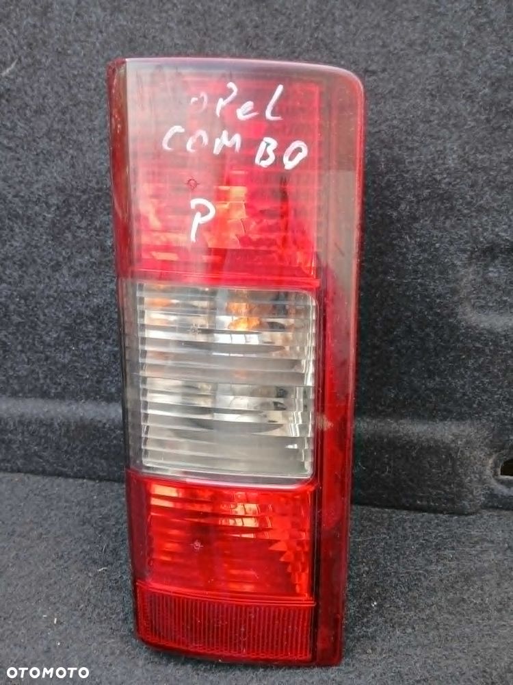 Opel Combo lampa tylna - 2