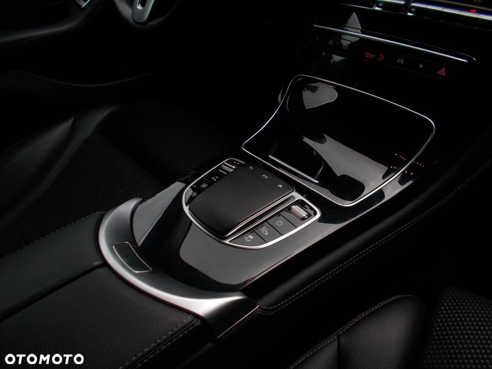 Mercedes-Benz GLC 200 4Matic 9G-TRONIC AMG Line - 7