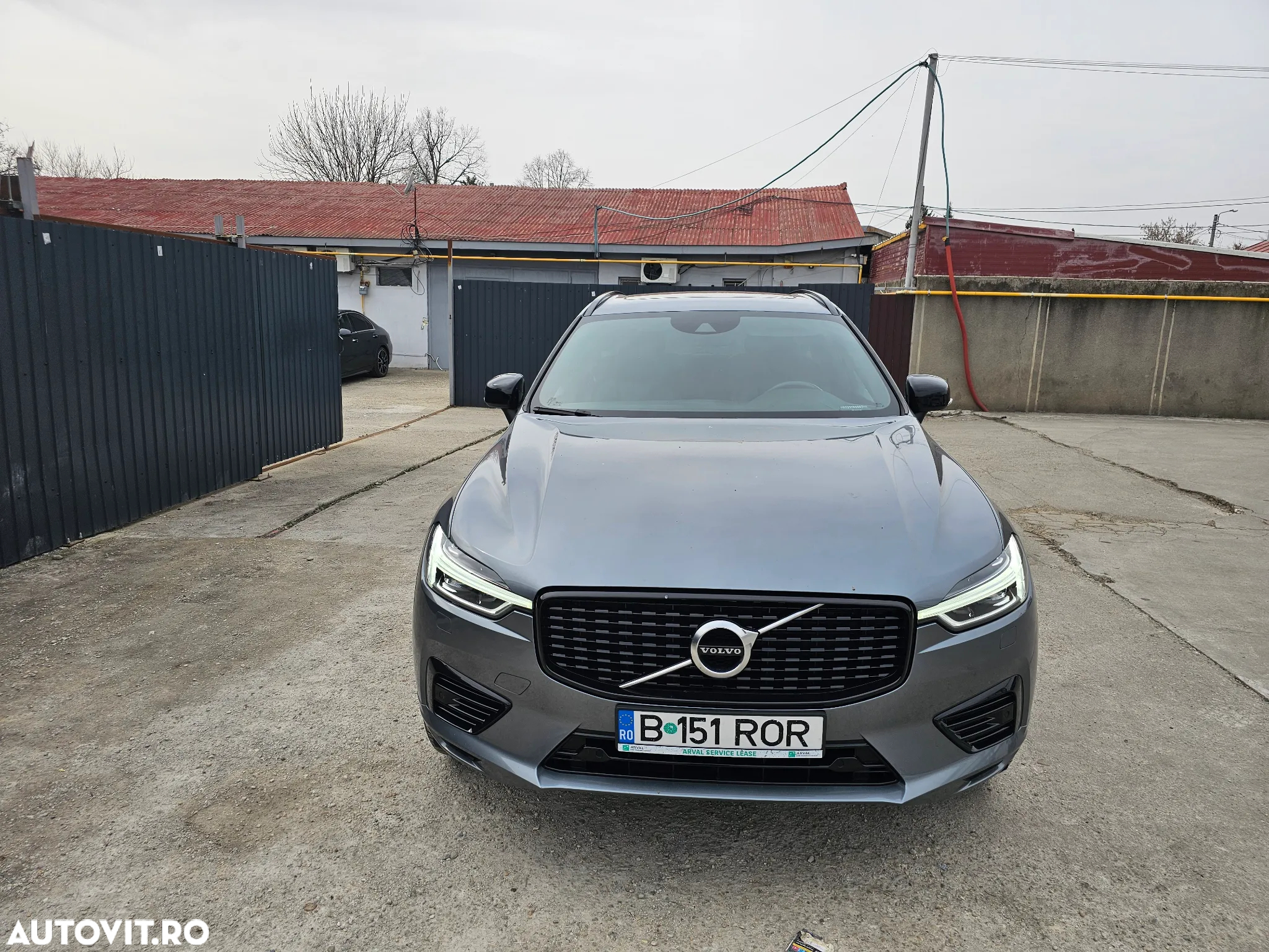Volvo XC 60 Recharge T8 Twin Engine eAWD R-Design - 4