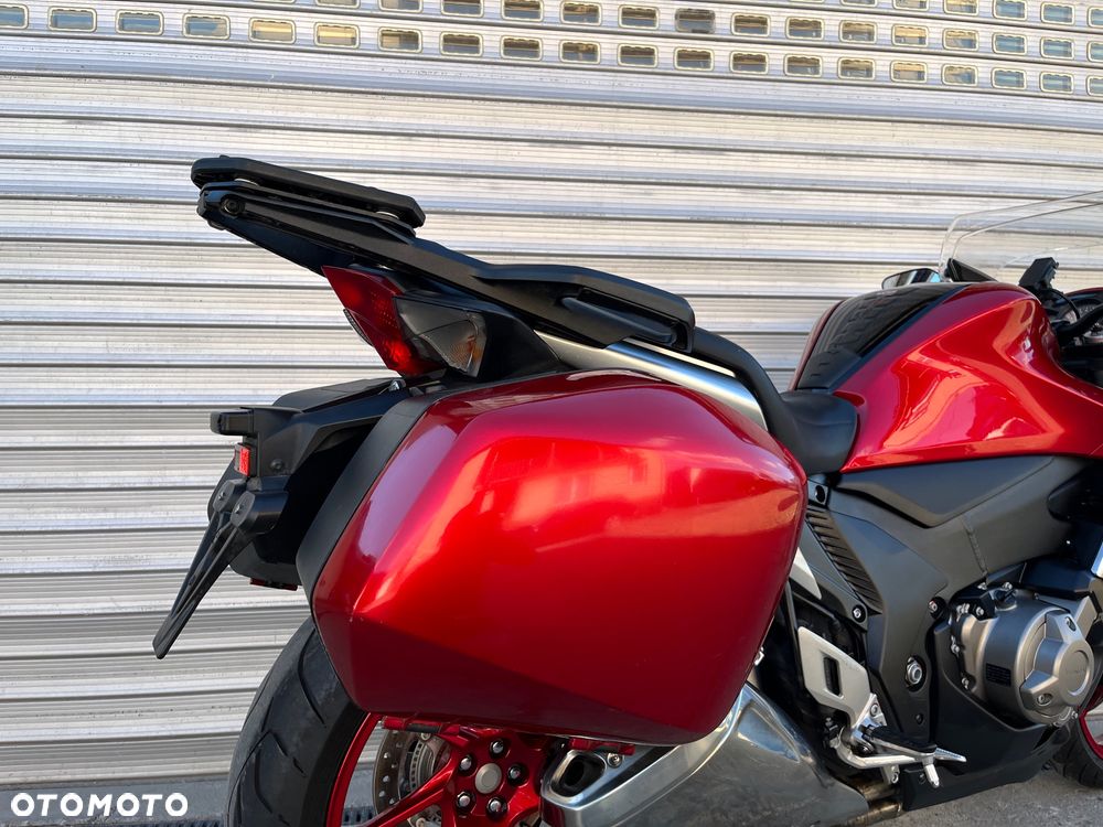 Honda VFR - 15