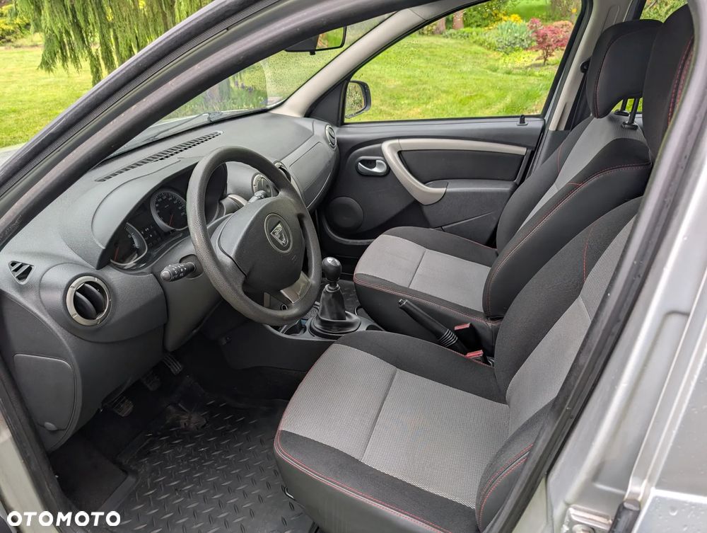 Dacia Duster 1.5 dCi Laureate 4x4 - 6