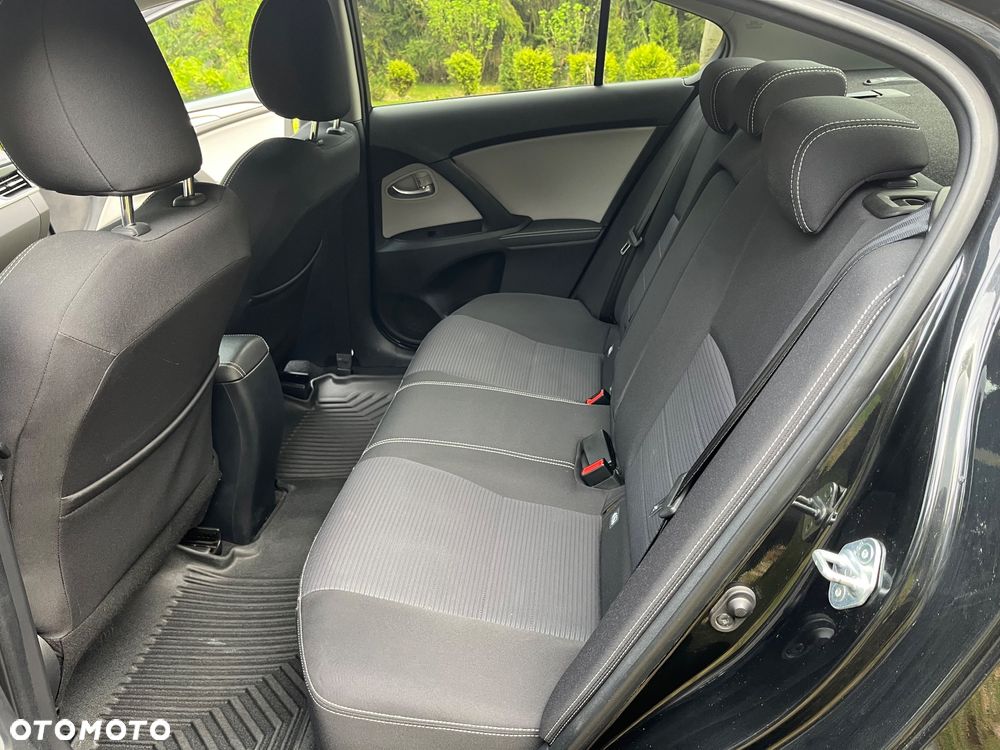 Toyota Avensis 2.0 D-4D Prestige - 23