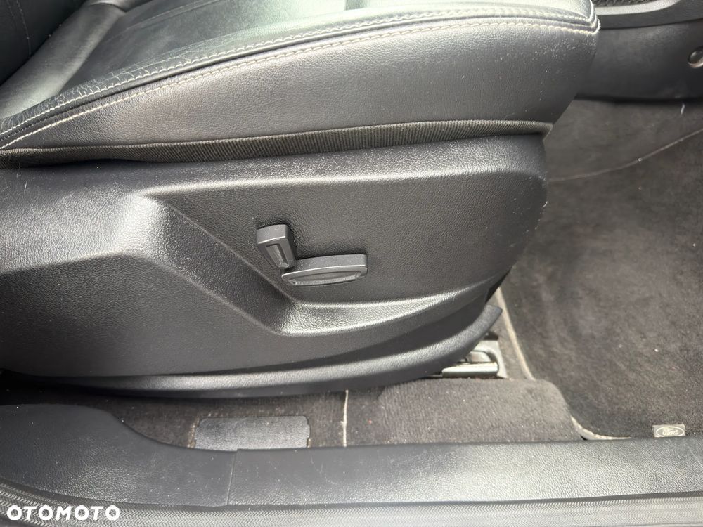 Ford S-Max 2.0 Titanium - 23